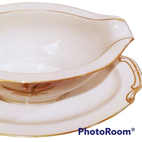 Fukagama Arita Hand Painted Gravy Boat with attached Plate, Vintage Gravy Boat - Picture 6 of 11